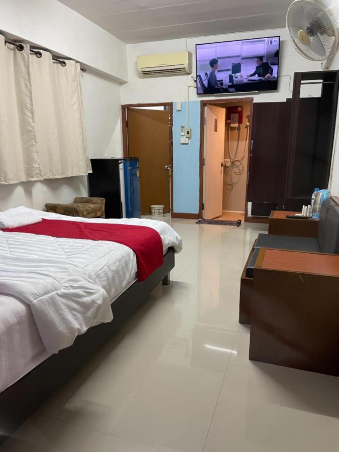 Gedkanok Apartment Bangkok Buitenkant foto